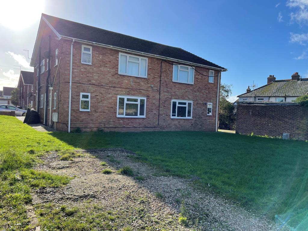 Lot: 21 - FREEHOLD GROUND RENTS WITH GARAGE AND PARKING SPACE -